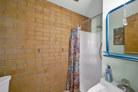 Bath - 225 Howell Ave, Red Bluff, CA 96080 photo 1 of 5