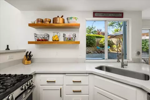 Kitchen - 159 Northridge Dr, Grass Valley, CA 95945 photo 2 of 3