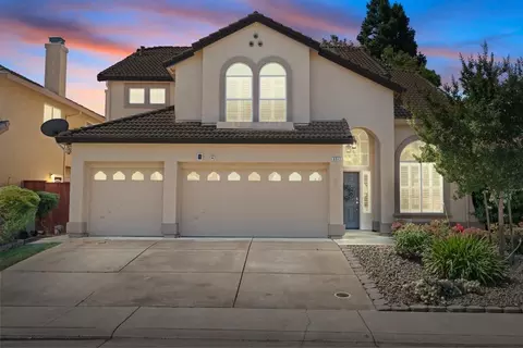 8843 White Peacock Way, Elk Grove, CA 95624