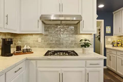Kitchen - 2452 Amatchi Dr, Tracy, CA 95304 photo 3 of 7