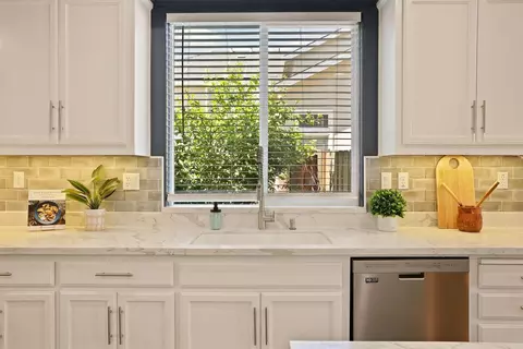 Kitchen - 2452 Amatchi Dr, Tracy, CA 95304 photo 4 of 7