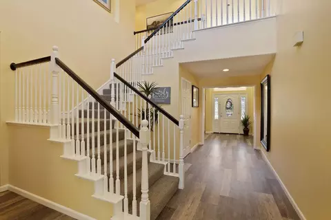 Entry Way - 2452 Amatchi Dr, Tracy, CA 95304 photo 3 of 12