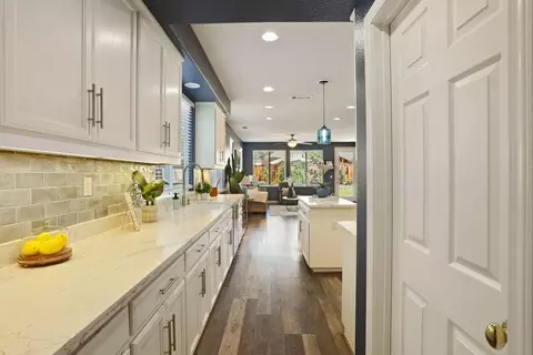 Entry Way - 2452 Amatchi Dr, Tracy, CA 95304 photo 2 of 12