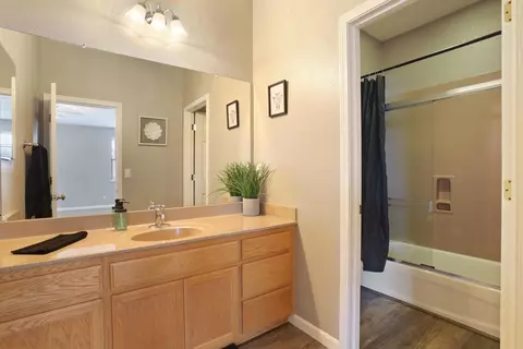 Bath - 2452 Amatchi Dr, Tracy, CA 95304 photo 1 of 7