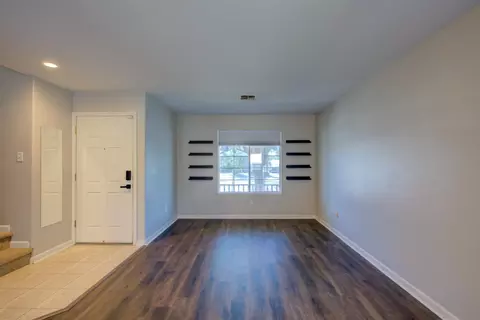 Living - 346 Goshawk Ct, Patterson, CA 95363 photo 2 of 6