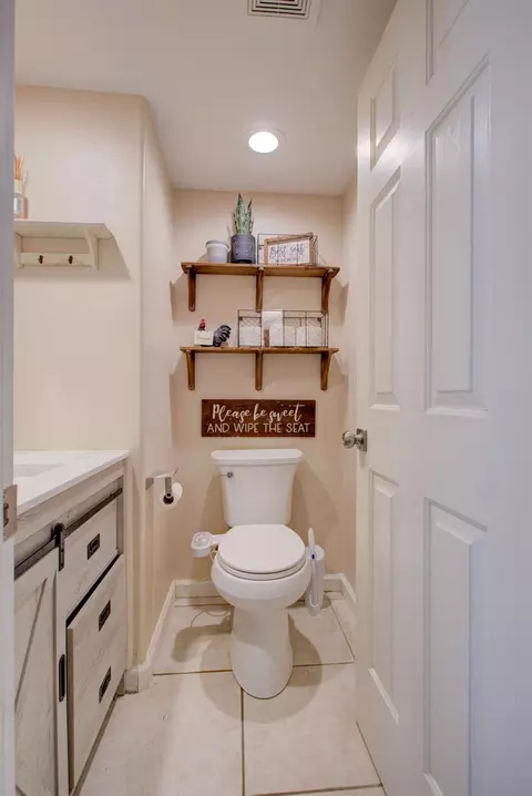 Bath - 346 Goshawk Ct, Patterson, CA 95363 photo 1 of 6