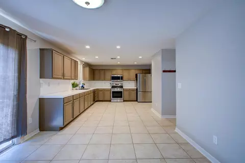 Kitchen - 346 Goshawk Ct, Patterson, CA 95363 photo 1 of 2