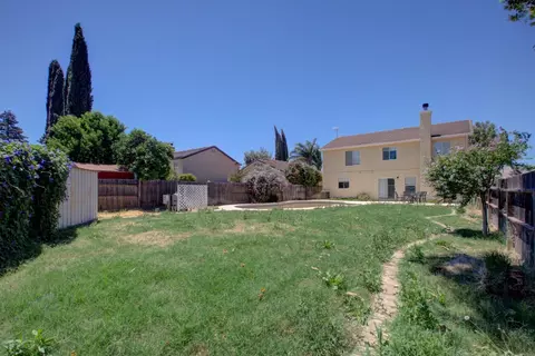 Exterior - 346 Goshawk Ct, Patterson, CA 95363 photo 7 of 7