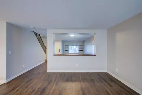 Living - 346 Goshawk Ct, Patterson, CA 95363 photo 6 of 6