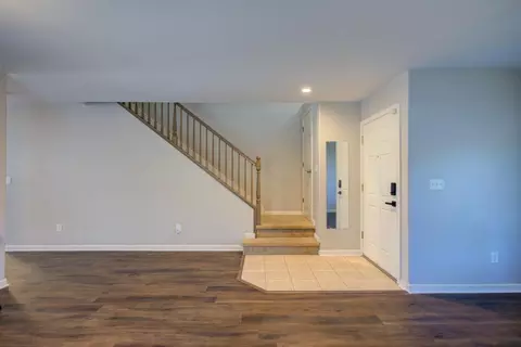Entry Way - 346 Goshawk Ct, Patterson, CA 95363 photo 1 of 4
