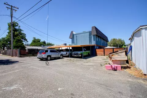 Exterior - 3028 7th St, Ceres, CA 95307 photo 11 of 14