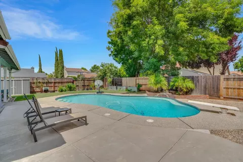 783 Saddleback Ct, Tracy, CA 95376 photo 2
