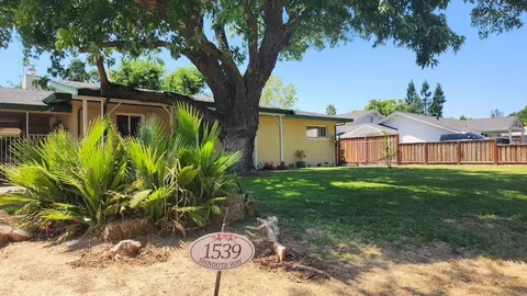 Exterior - 1539 Mendota Way, Carmichael, CA 95608 photo 5 of 31