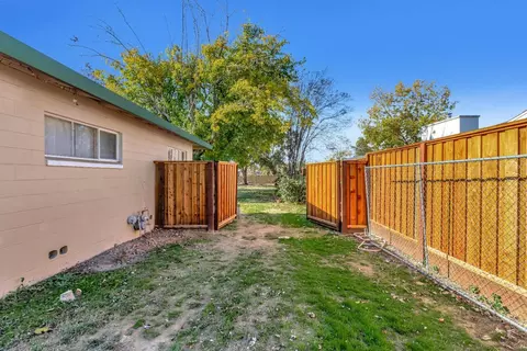 Exterior - 1539 Mendota Way, Carmichael, CA 95608 photo 8 of 31
