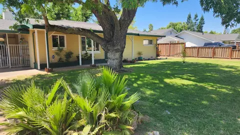 Exterior - 1539 Mendota Way, Carmichael, CA 95608 photo 25 of 31