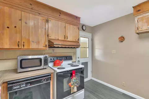 Kitchen - 1539 Mendota Way, Carmichael, CA 95608 photo 3 of 5