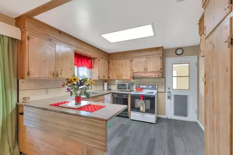 Kitchen - 1539 Mendota Way, Carmichael, CA 95608 photo 4 of 5
