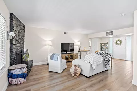 4525 Longhorn St, Carmichael, CA 95608 photo 4