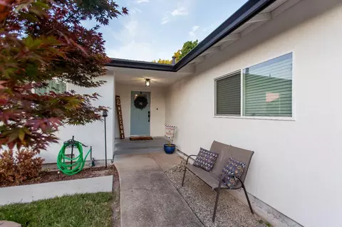 1120 Nut Tree Ln, Modesto, CA 95355 photo 2