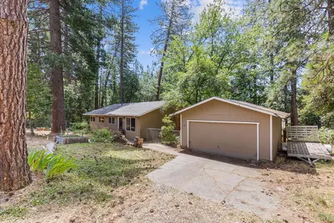 Exterior - 1065 Hillcrest Blvd, Colfax, CA 95713 photo 1 of 11