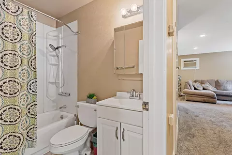 Bath - 1065 Hillcrest Blvd, Colfax, CA 95713 photo 3 of 3