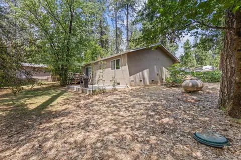 Exterior - 1065 Hillcrest Blvd, Colfax, CA 95713 photo 6 of 11