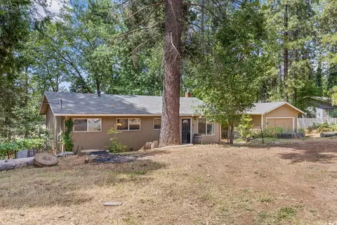 Exterior - 1065 Hillcrest Blvd, Colfax, CA 95713 photo 2 of 11