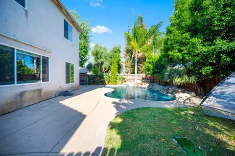 Exterior - 2316 Lovers Point Ln, Modesto, CA 95356 photo 8 of 9