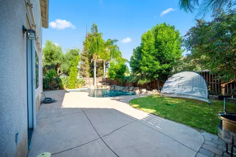 Exterior - 2316 Lovers Point Ln, Modesto, CA 95356 photo 7 of 9