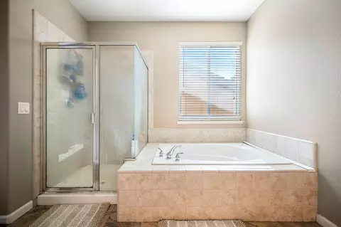Bath - 2316 Lovers Point Ln, Modesto, CA 95356 photo 5 of 5