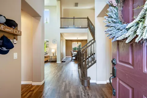 Entry Way - 2316 Lovers Point Ln, Modesto, CA 95356 photo 1 of 7