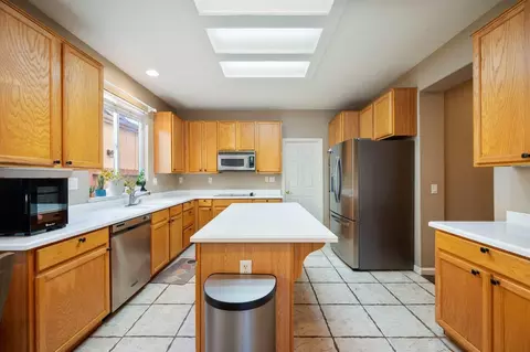 Kitchen - 2316 Lovers Point Ln, Modesto, CA 95356 photo 2 of 4