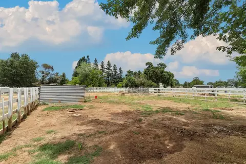 Exterior - 8718 Dillard Rd, Wilton, CA 95693 photo 11 of 20