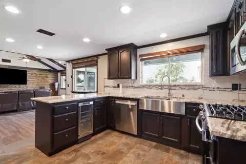 Kitchen - 8718 Dillard Rd, Wilton, CA 95693 photo 4 of 5