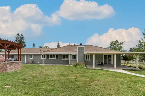 Exterior - 8718 Dillard Rd, Wilton, CA 95693 photo 13 of 20