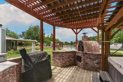 Exterior - 8718 Dillard Rd, Wilton, CA 95693 photo 9 of 20