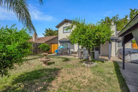 Exterior - 1813 Walpole, Modesto, CA 95358 photo 4 of 6