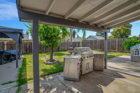 Exterior - 1813 Walpole, Modesto, CA 95358 photo 5 of 6