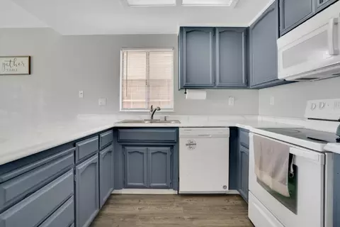 Kitchen - 1813 Walpole, Modesto, CA 95358 photo 2 of 3