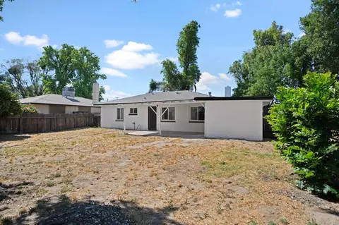 Exterior - 2305 Glendale Ave, Modesto, CA 95354 photo 5 of 5