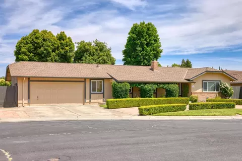Exterior - 560 Fiero Pl, Manteca, CA 95337 photo 3 of 11