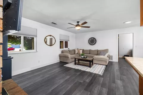 Living - 560 Fiero Pl, Manteca, CA 95337 photo 1 of 1