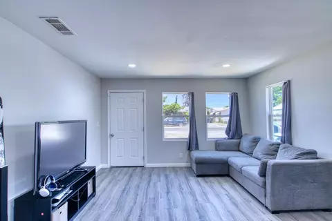 1526 Inyo Ave, Modesto, CA 95358 photo 3