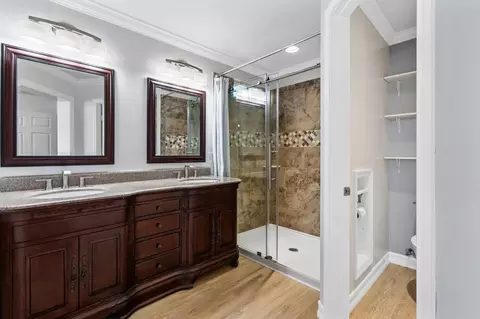 Bath - 1285 Sunpeak Ln, Tracy, CA 95376 photo 2 of 3