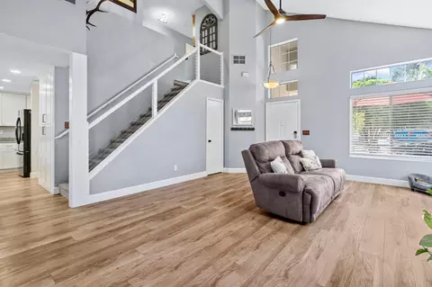 Entry Way - 1285 Sunpeak Ln, Tracy, CA 95376 photo 2 of 4