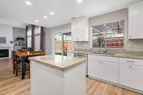 Kitchen - 1285 Sunpeak Ln, Tracy, CA 95376 photo 5 of 6