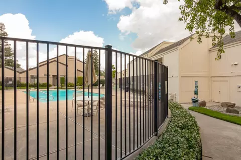 1107 Cedar Creek Dr #20, Modesto, CA 95355 photo 25