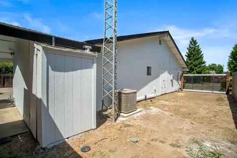 Exterior - 788 Hill Place St, Winters, CA 95694 photo 7 of 12