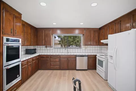 Kitchen - 788 Hill Place St, Winters, CA 95694 photo 3 of 5