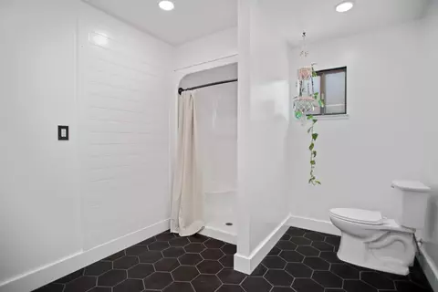 Bath - 788 Hill Place St, Winters, CA 95694 photo 2 of 6